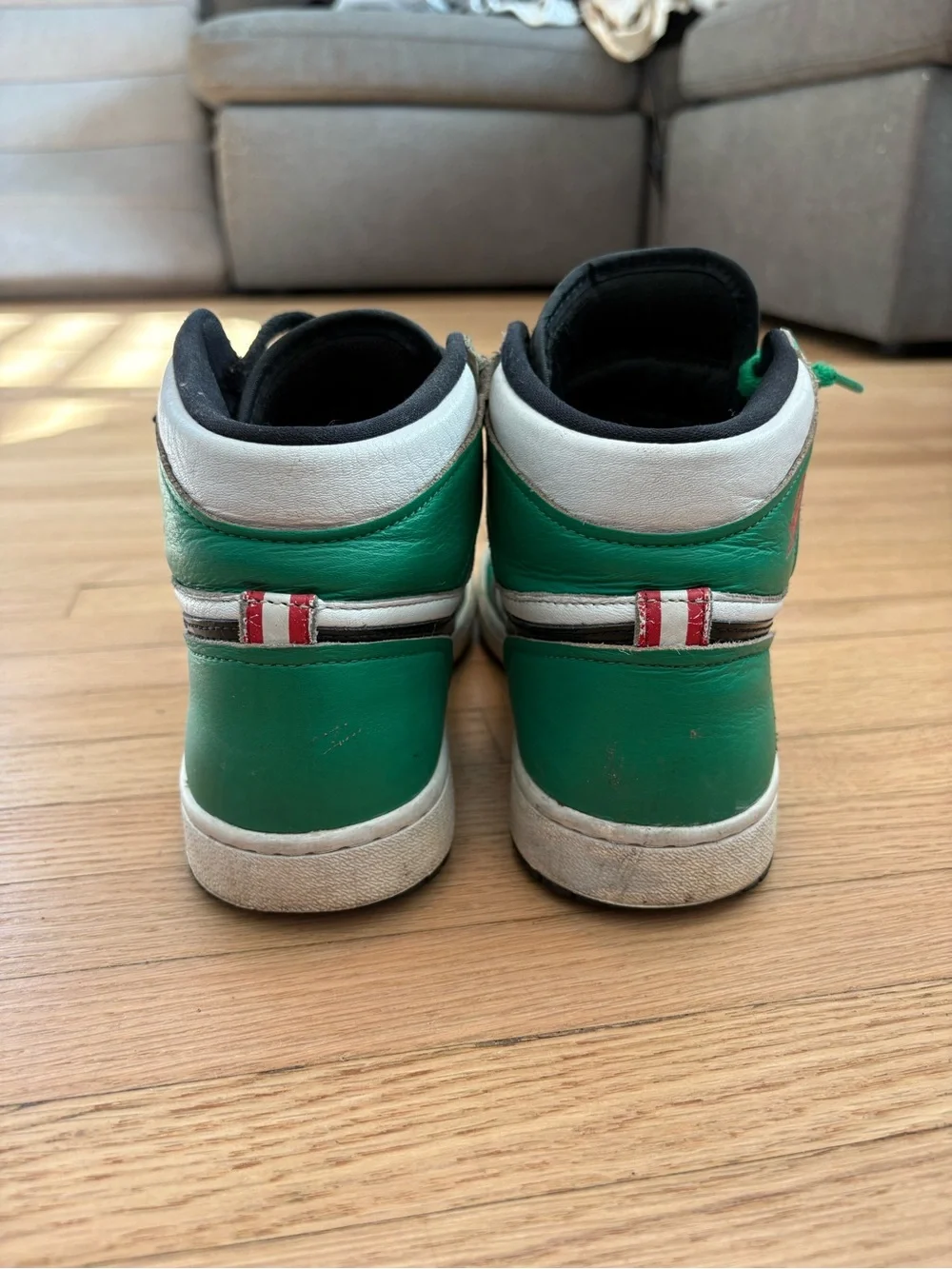 Air Jordan 1 Retro High ‘Lucky Green’ (Women's)